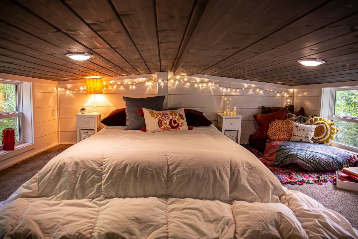 A little corner of calm above it all with a reading nook (not a walkable space).