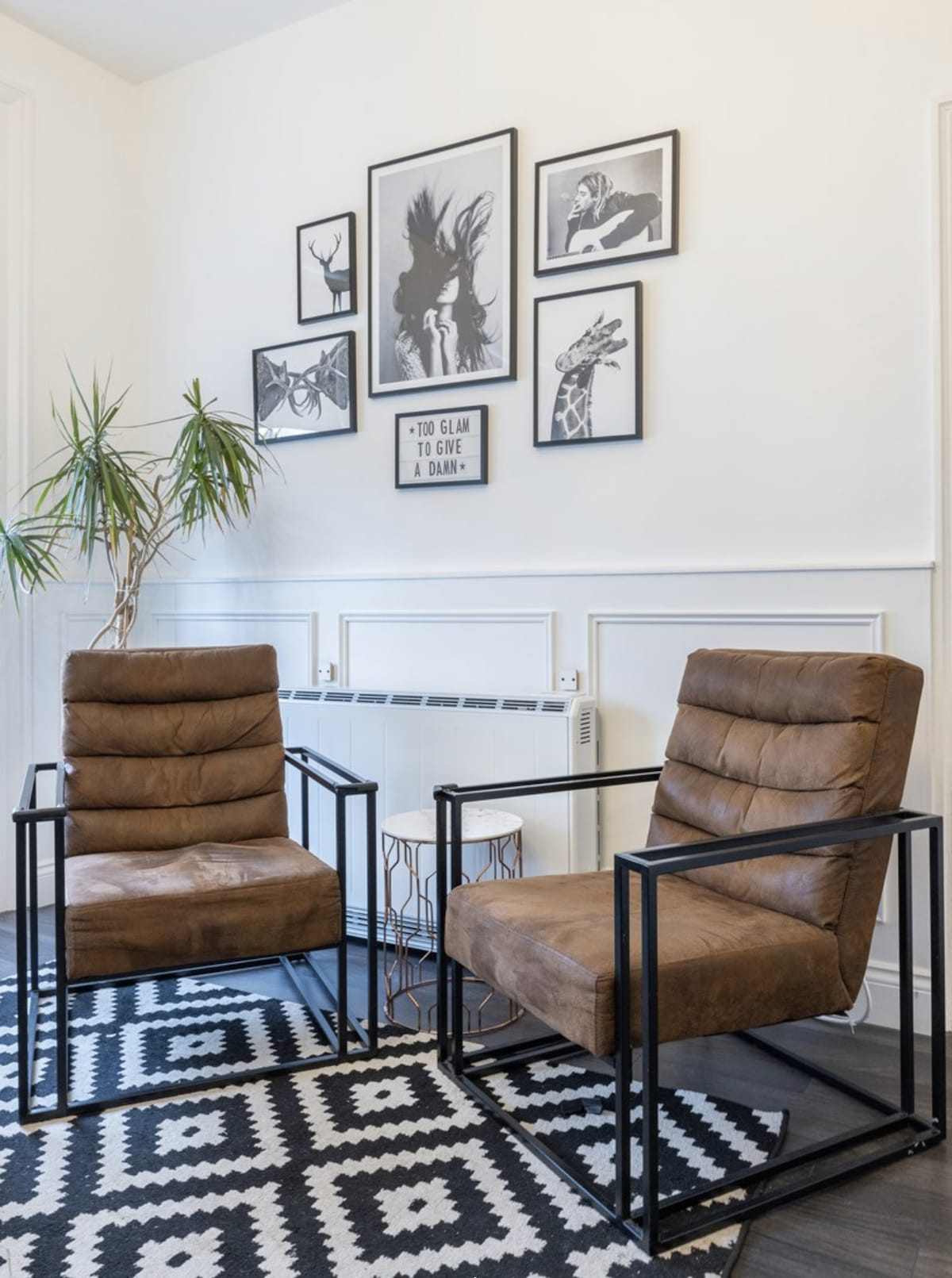 Aquila 2 Bed Flat: พื้นที่นั่งเล่น 