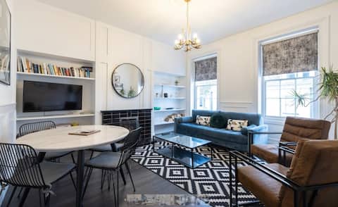 Aquila House: 2 Bed Victorian Apartment