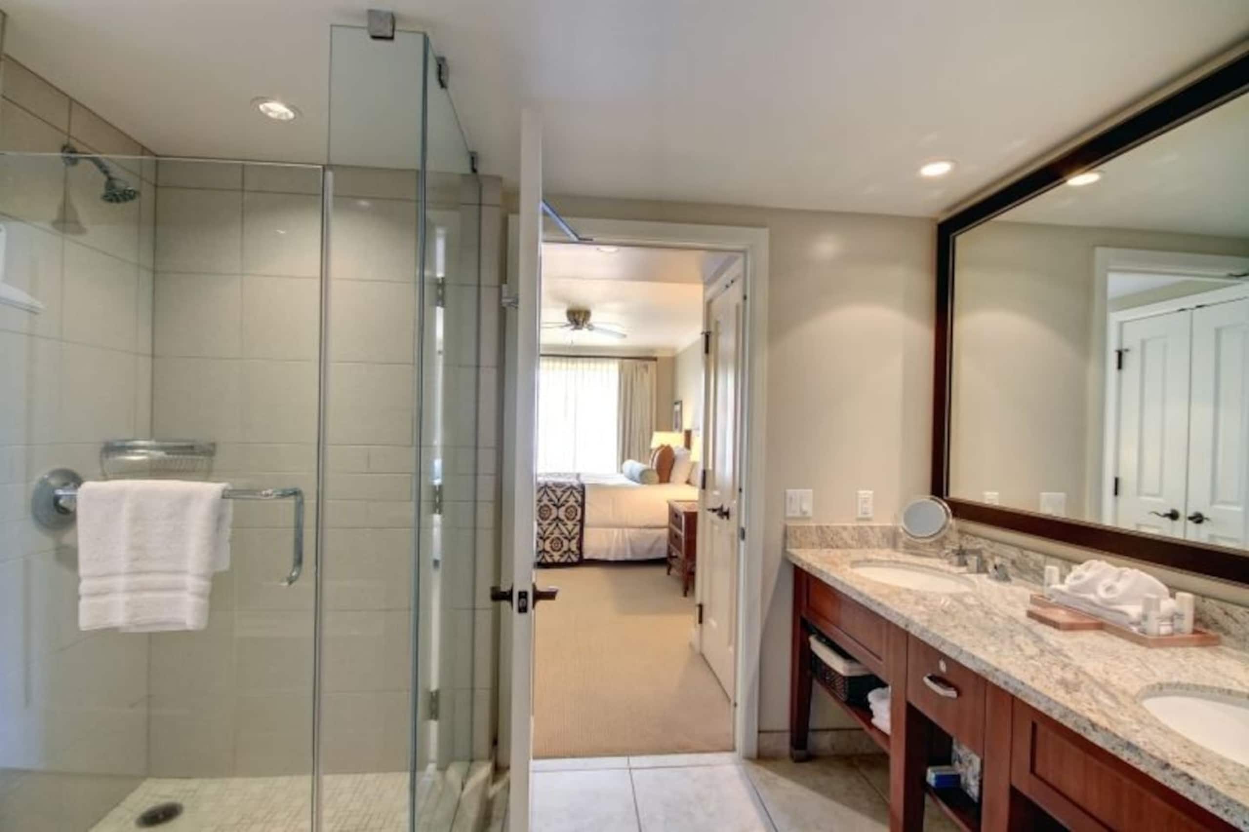 Condo in Lahaina · ★4.5 · 2 bedrooms · 3 beds · 2 private baths - Image 9