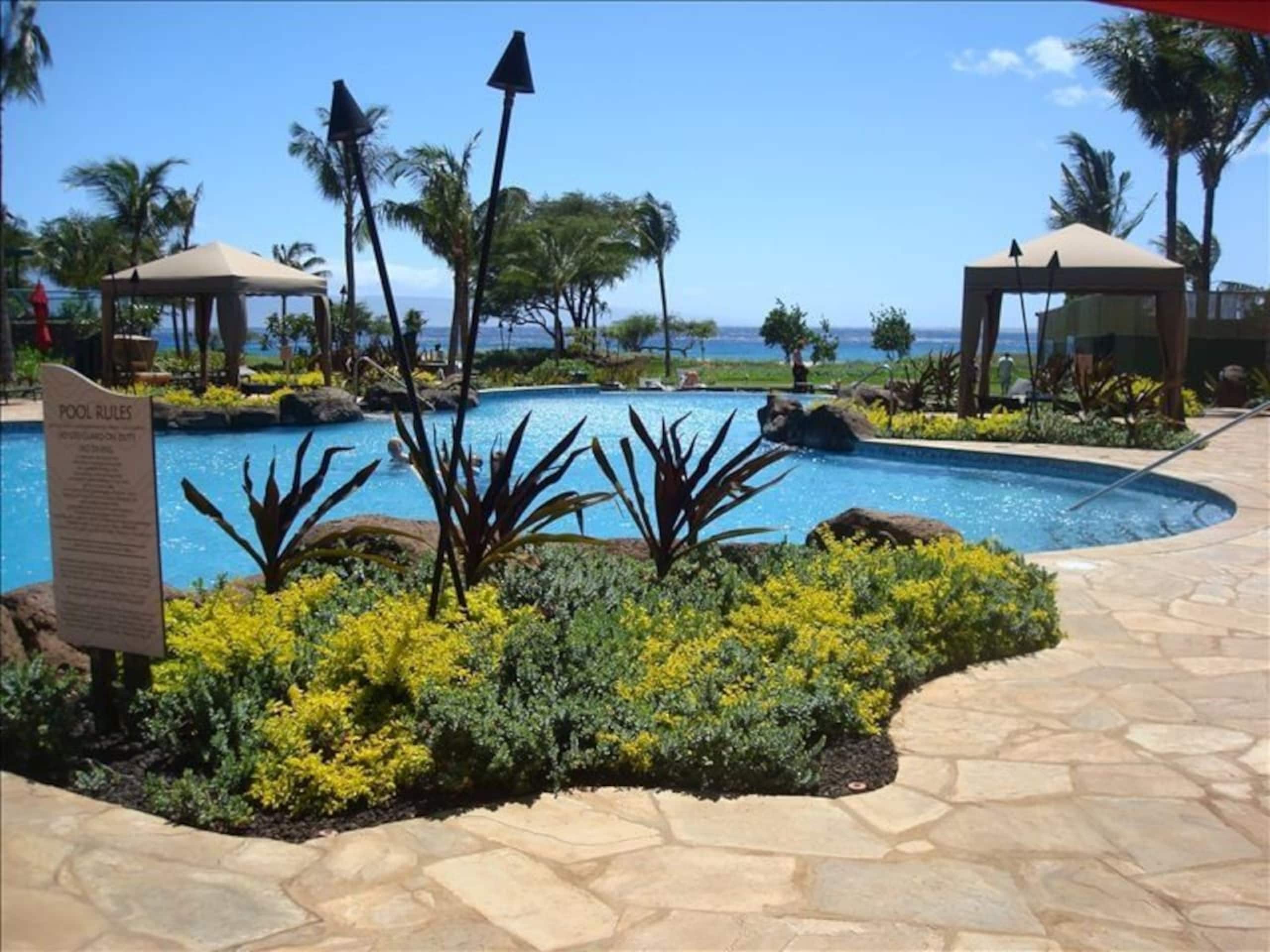 Condo in Lahaina · ★4.5 · 2 bedrooms · 3 beds · 2 private baths - Image 15