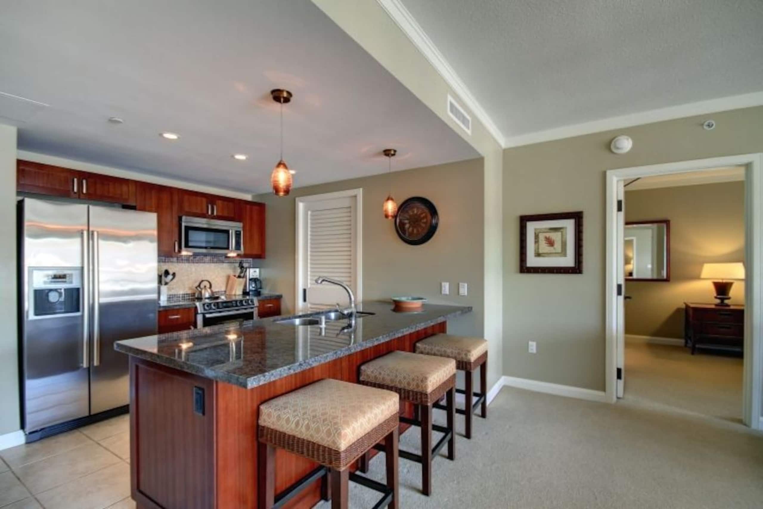 Condo in Lahaina · ★4.5 · 2 bedrooms · 3 beds · 2 private baths - Image 3