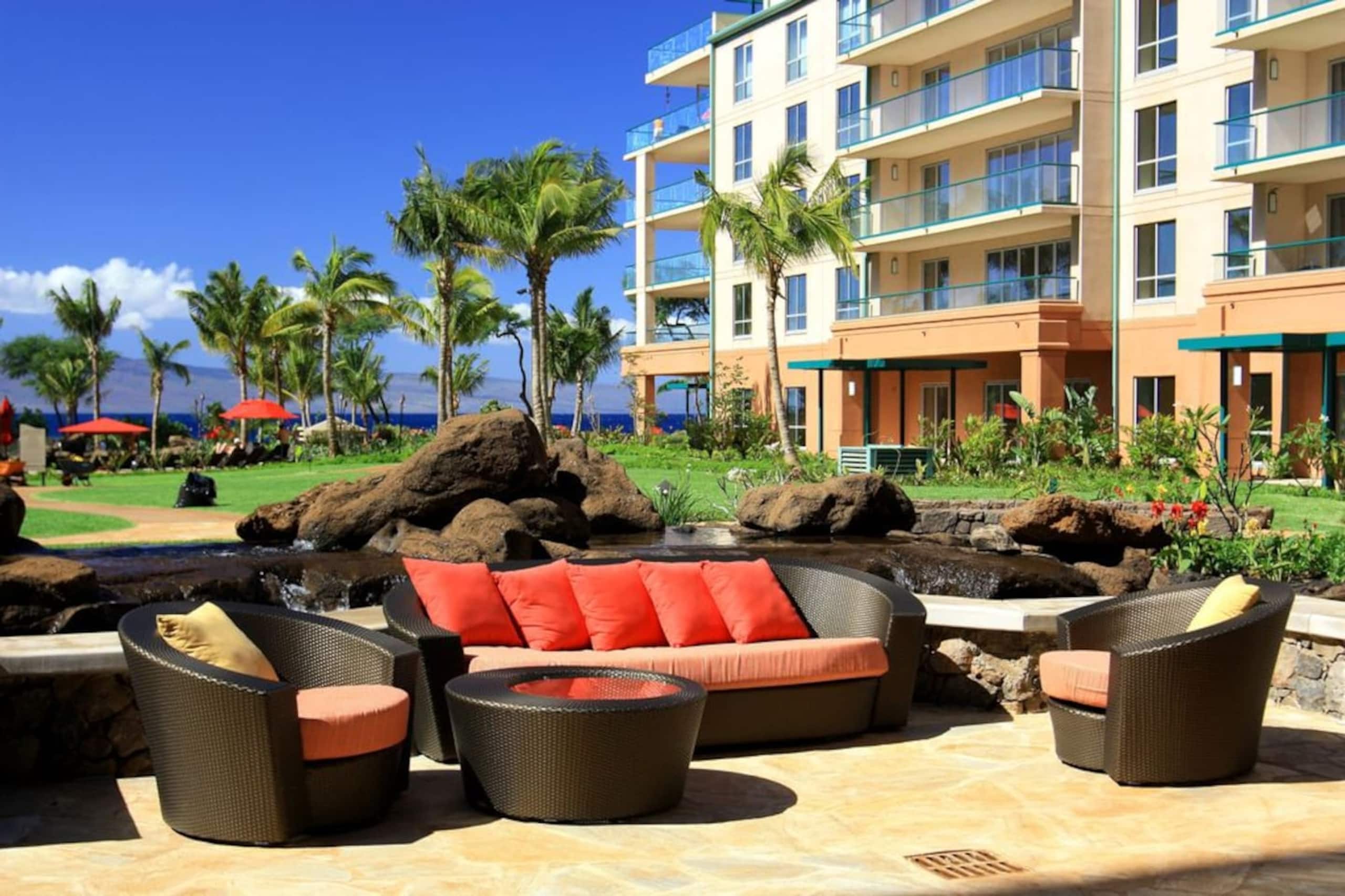 Condo in Lahaina · ★4.5 · 2 bedrooms · 3 beds · 2 private baths - Image 28