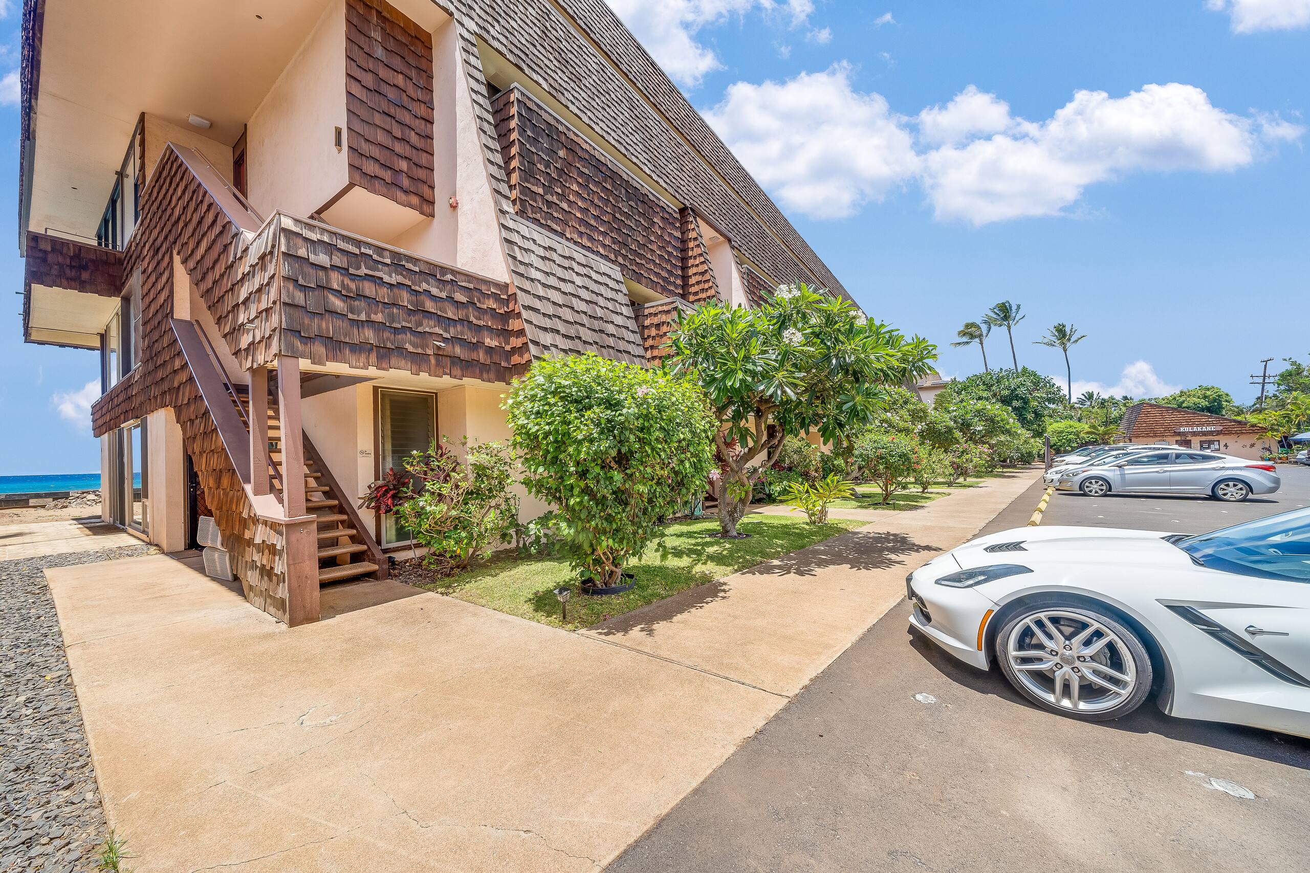 Condo in Lahaina · ★4.11 · 2 bedrooms · 4 beds · 2 baths - Image 47