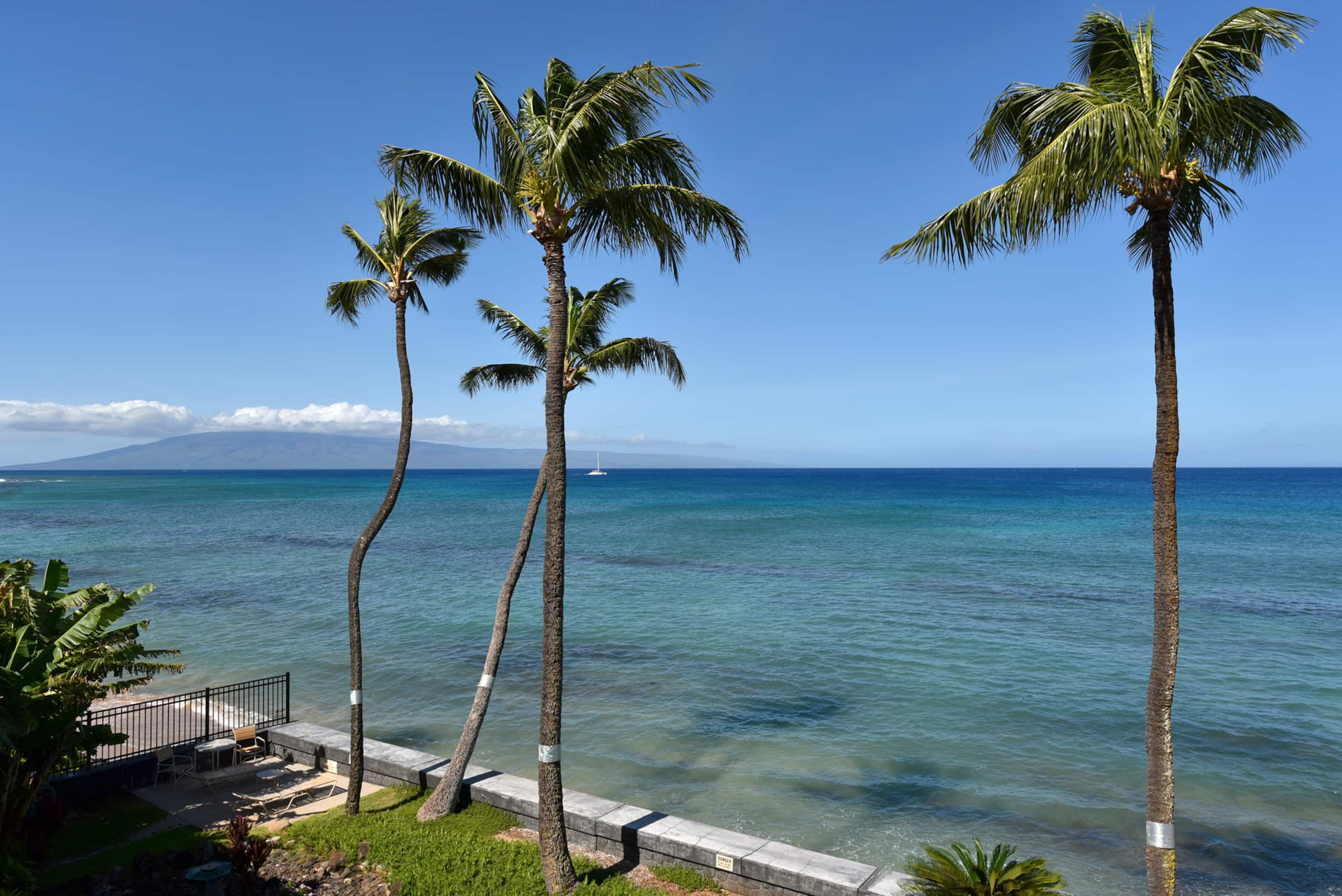 Condo in Lahaina · ★4.11 · 2 bedrooms · 4 beds · 2 baths - Image 12