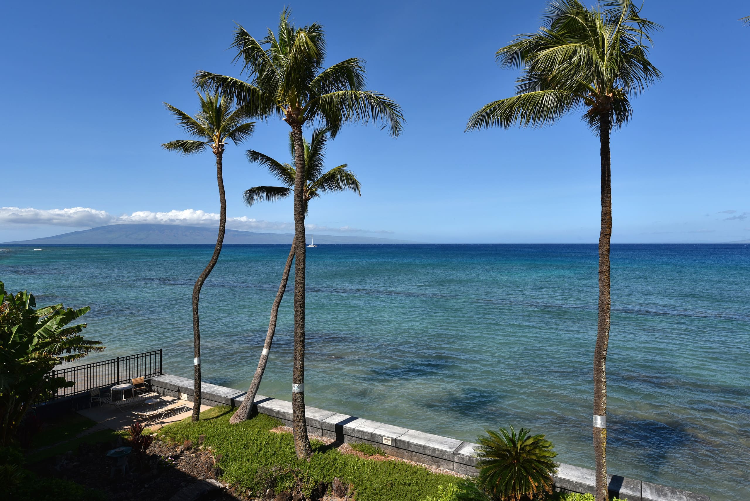 Condo in Lahaina · ★4.11 · 2 bedrooms · 4 beds · 2 baths - Image 10
