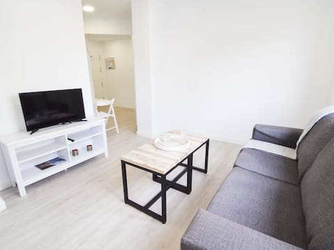 Propiedad de Airbnb exitosa: Letmalaga Andalucia, Apartamento letmalaga andalu. en Perchel Sur