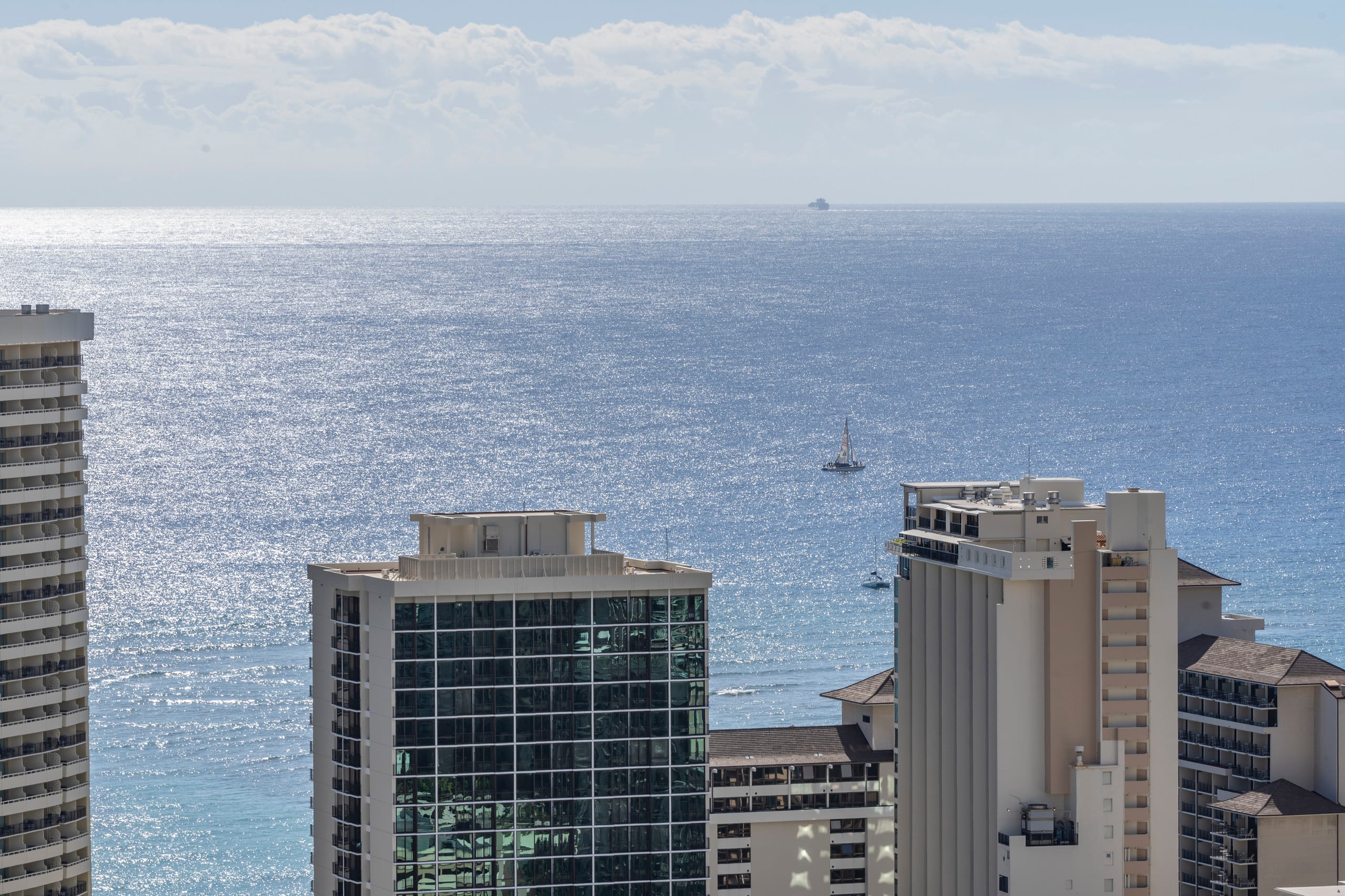 Condo in Honolulu · ★4.08 · 1 bedroom · 2 beds · 1 shared bath - Image 40