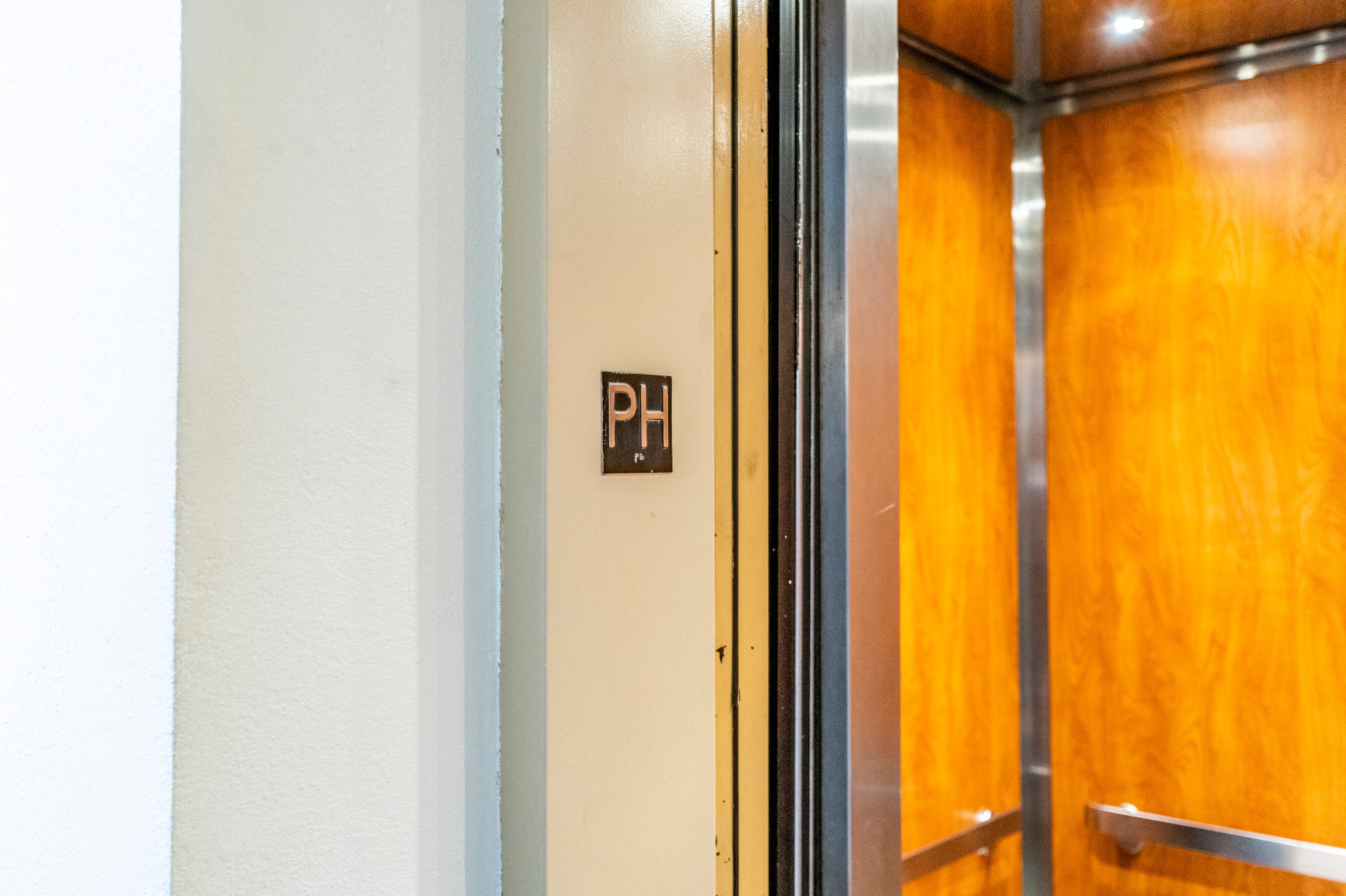 Condo in Honolulu · ★4.08 · 1 bedroom · 2 beds · 1 shared bath - Image 38
