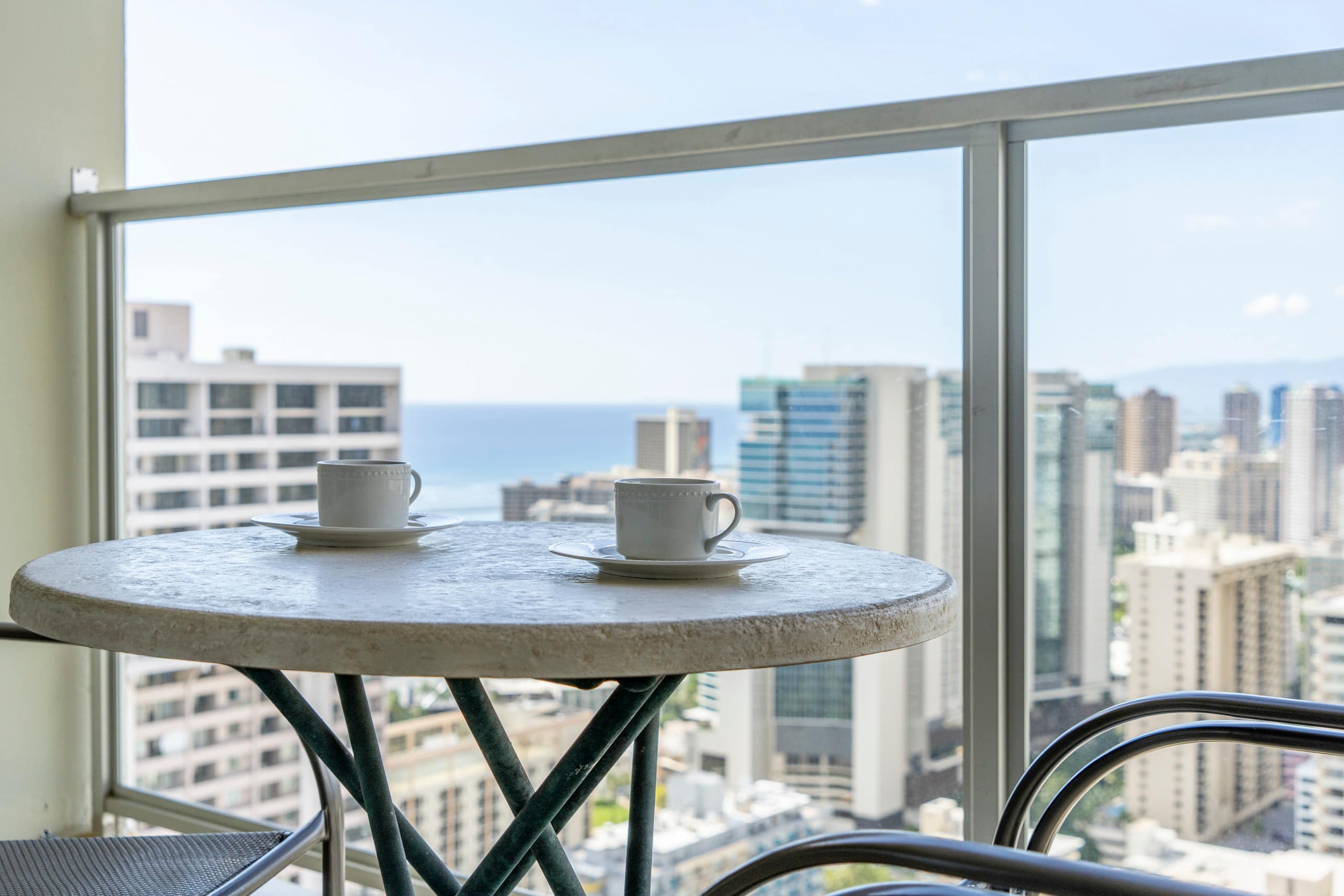 Condo in Honolulu · ★4.08 · 1 bedroom · 2 beds · 1 shared bath - Image 33