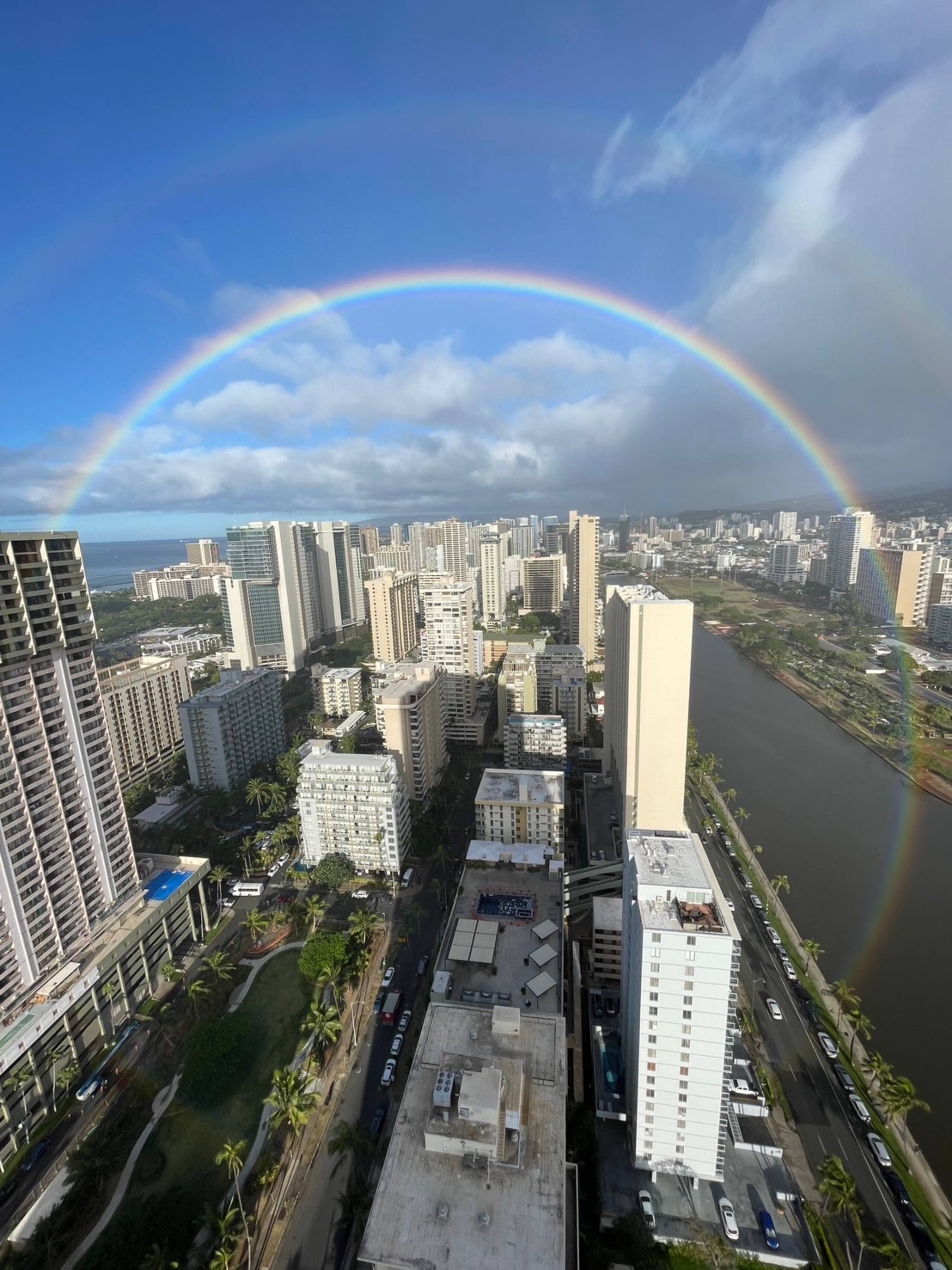 Condo in Honolulu · ★4.08 · 1 bedroom · 2 beds · 1 shared bath - Image 16