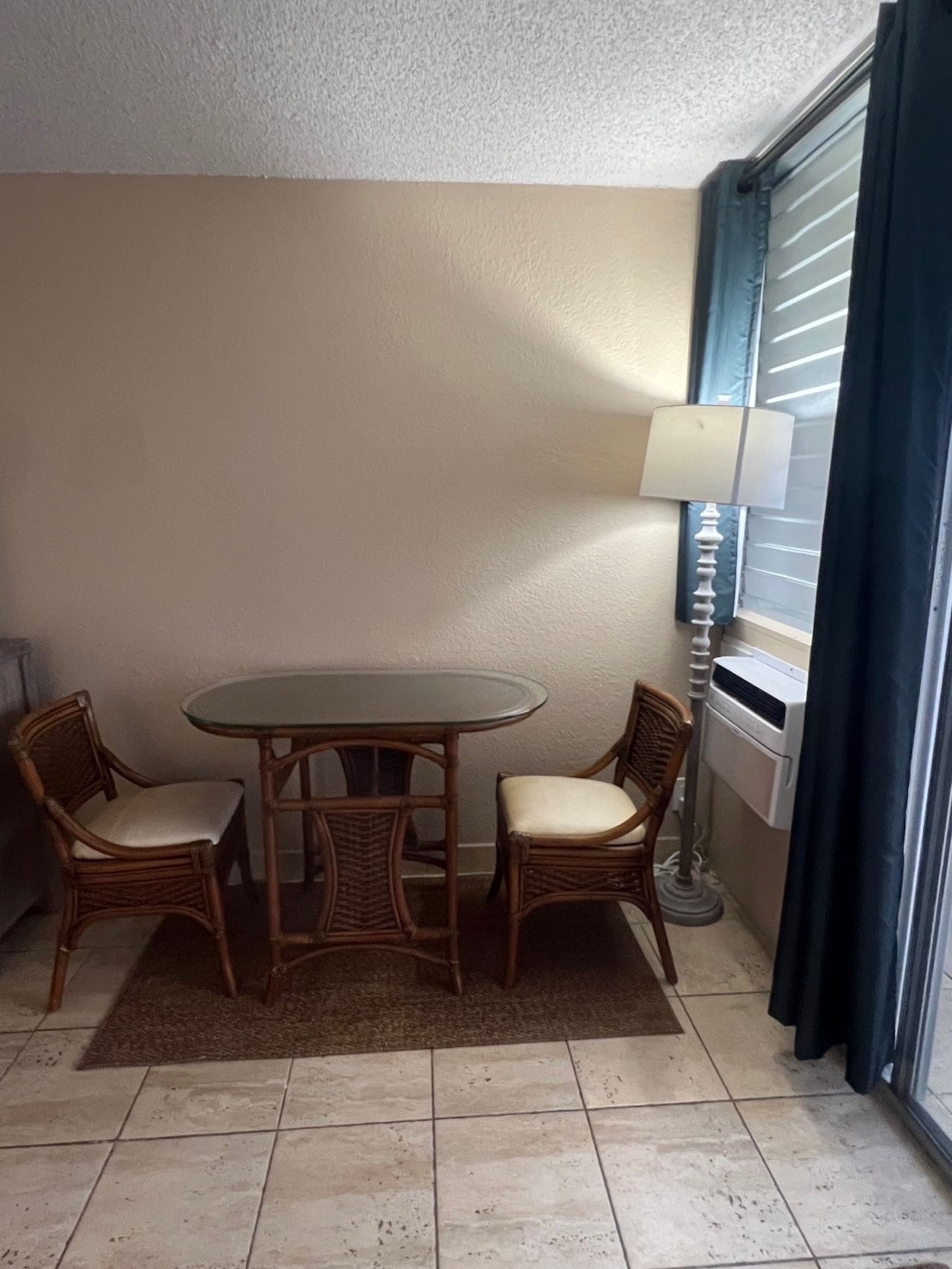 Condo in Honolulu · ★4.08 · 1 bedroom · 2 beds · 1 shared bath - Image 22