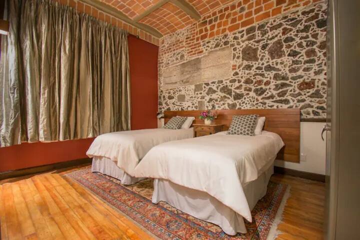 CASA SAUTO 2 Suites in Historic building/sleeps 8 gallery image 5