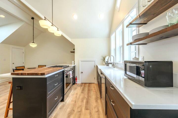 Josh And Carlie managed Airbnb listing 3