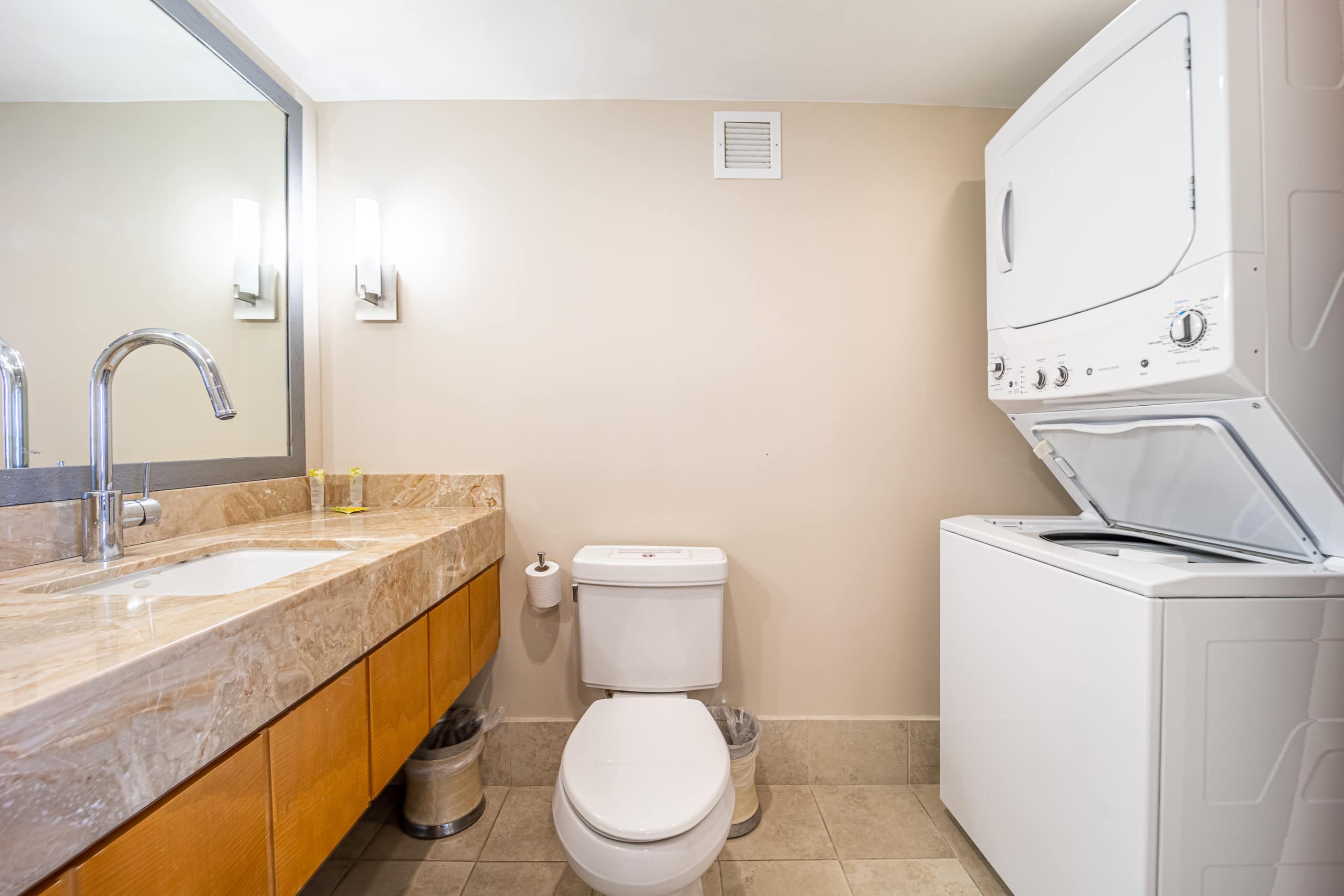 Ala Moana Hotelcondo 3326 2br/2.5ba Royal Suite - Image 14
