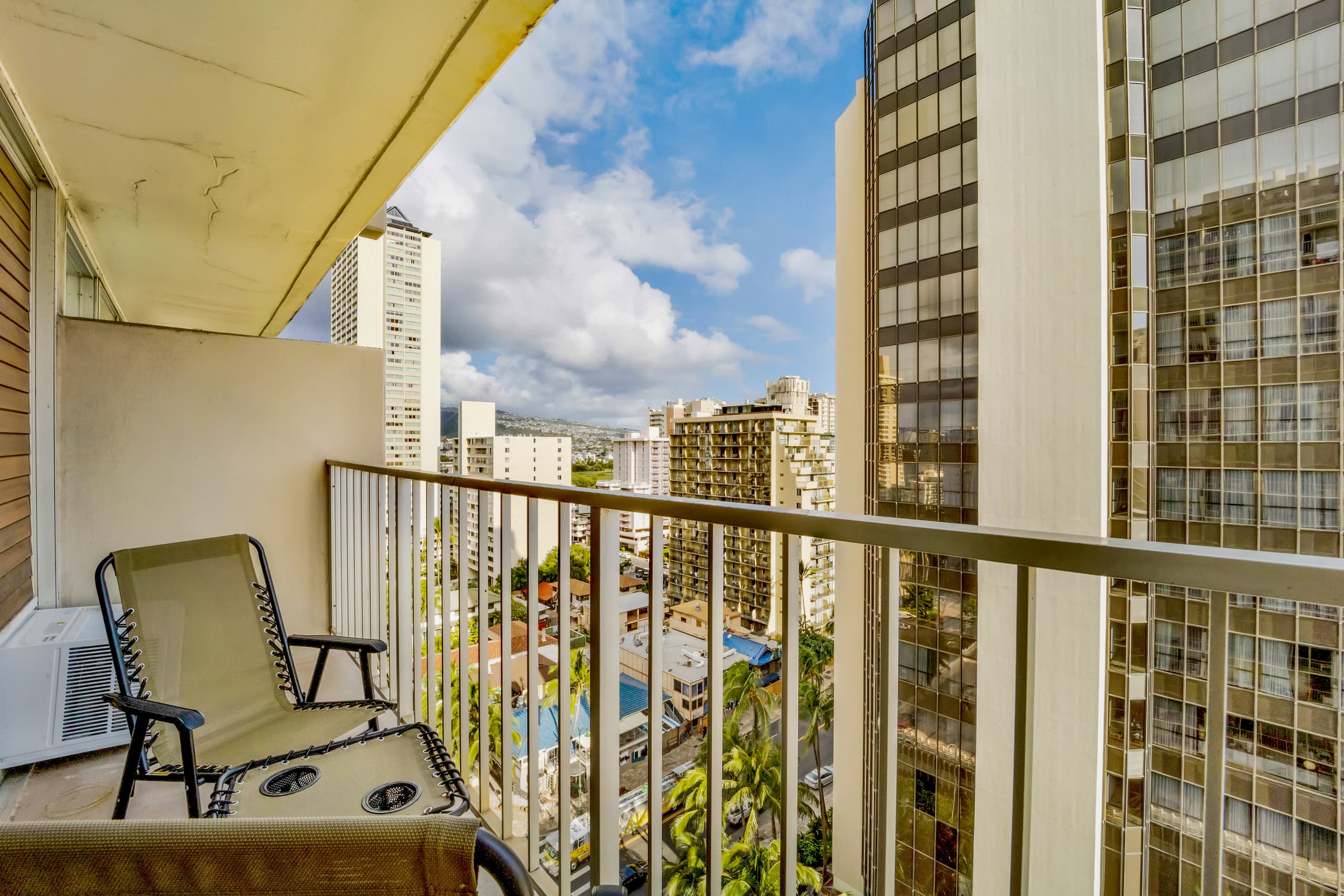 Marine Surf Waikiki 1505 Studio w/Parking Stall - Image 12