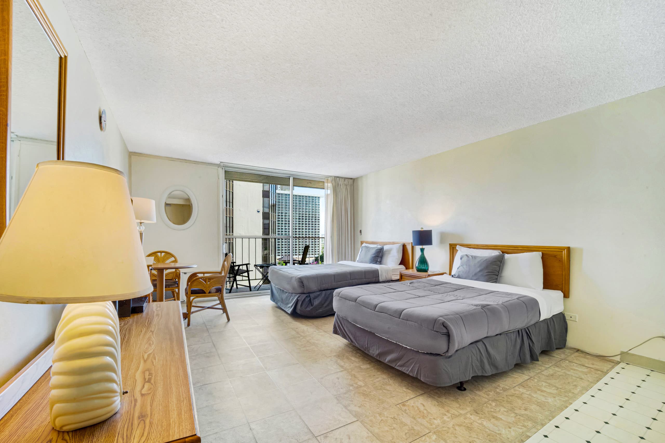Marine Surf Waikiki 1505 Studio w/Parking Stall - Image 3