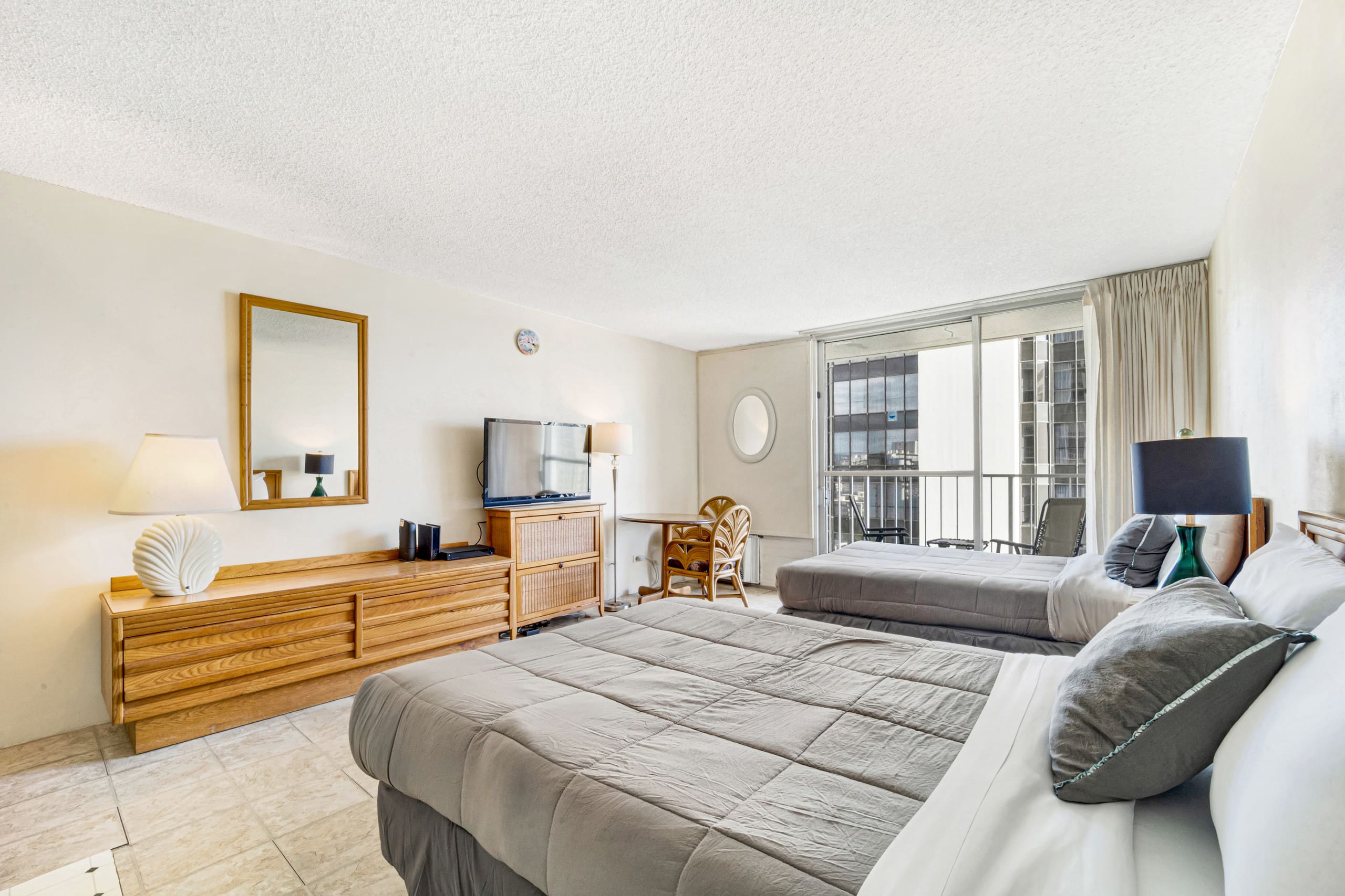 Marine Surf Waikiki 1505 Studio w/Parking Stall - Image 6