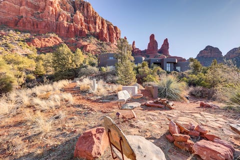 Amazing Views & On-Site Hiking: Sedona Studio