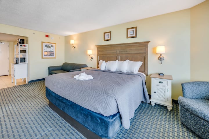 Honeymoon King, Ocean Views, Compass Cove, Pools! - Myrtle Beach, SC