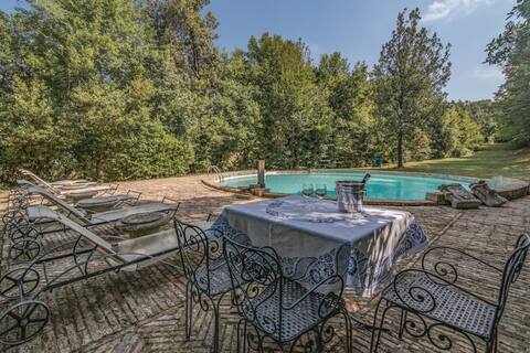 Luxurious Villa in Filottrano with Swimming Pool