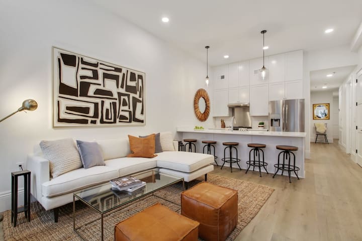 Stylish CBD Hotel Suite | Near French Quarter