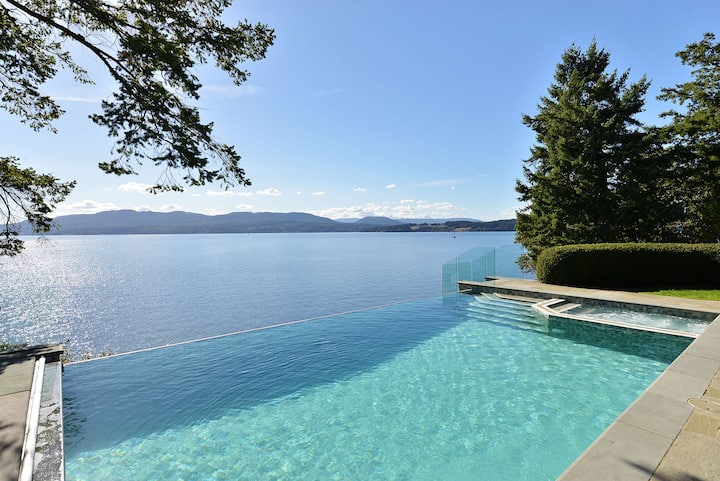Oceanside Lodge Saanich Inlet