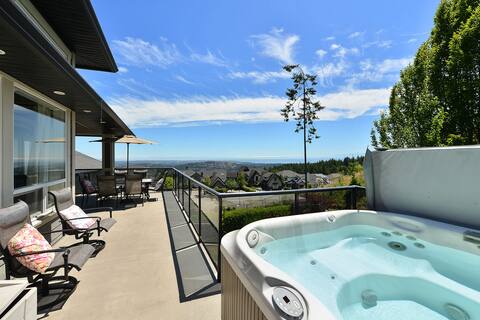 Spectacular 6 Bedroom Executive Victoria Vacation