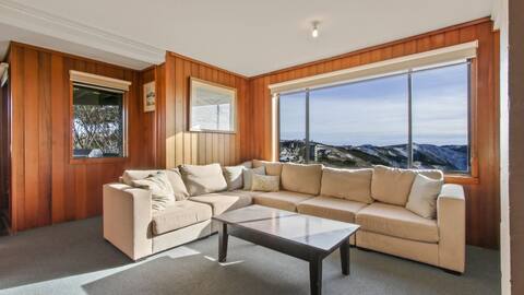 1750 Hotham 11 at Mt Hotham