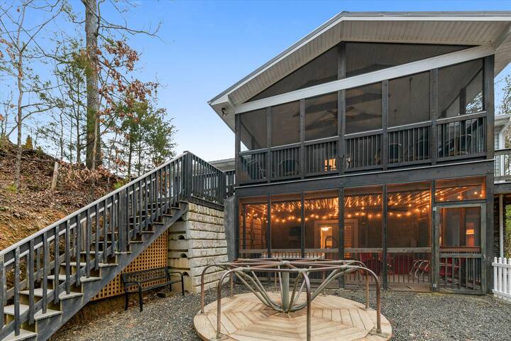 Summit Cabin Rentals managed Airbnb listing 2