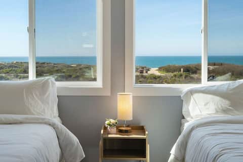 Beachview Holiday Family Retreat | Steps to Sand