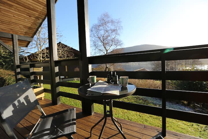 Cosy Modern Nordic Lodge w/ Loch View + Log Burner