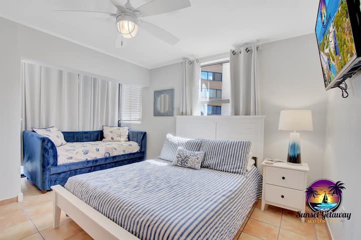 Great room for those who want to tell stories into the night.  This room sleeps 4 with a queen bed and two twins (trundle)