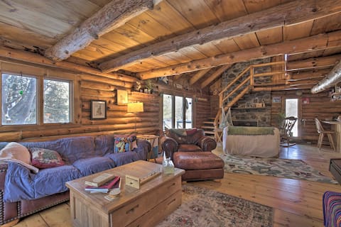 Cabin: Private Hot Tub, Walk to Pats Peak Ski Area