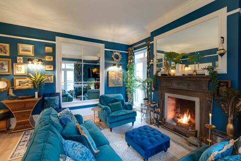 The Georgian Villa Sleeps up to 18 Dog Friendly.