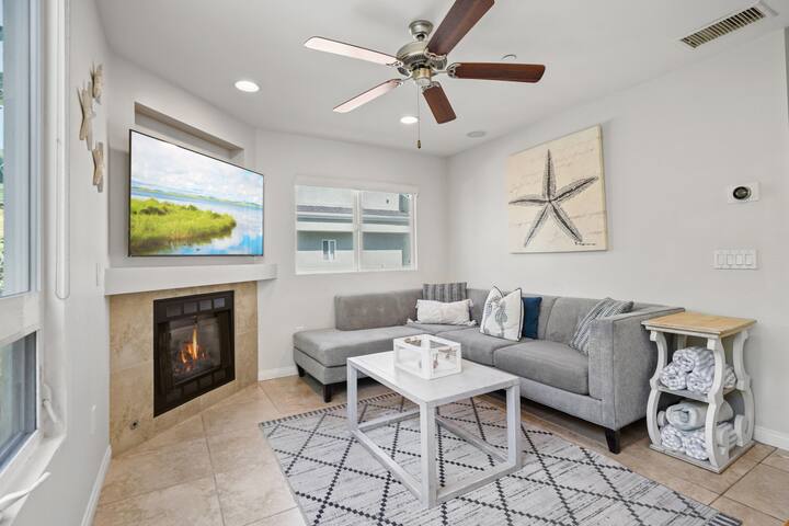 Paradise Isle in Mission Beach with A/C! gallery image 4