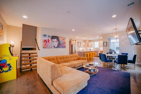 Successful Airbnb property: Golden Triangle Townhome at Downtown Denver in Civic Center