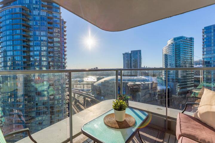 *Rare City Oasis* King Bed View|Parking|Gym|HotTub gallery image 5