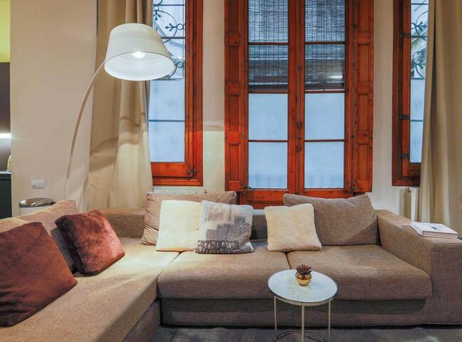 Avinyo 2 Gotic · Spacious Loft in Gothic Quarter! gallery image 2