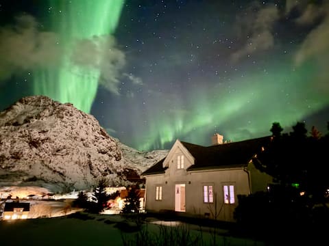 Historic House, 1880 – Stunning Panoramic Views