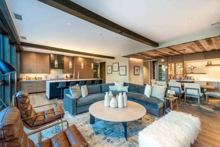 Snowmass Mountain Lodging managed Airbnb listing 2