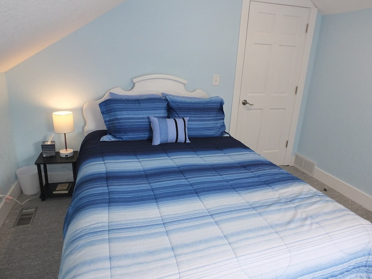 EN GENERAL:  parte del dormitorio grande del segundo piso.