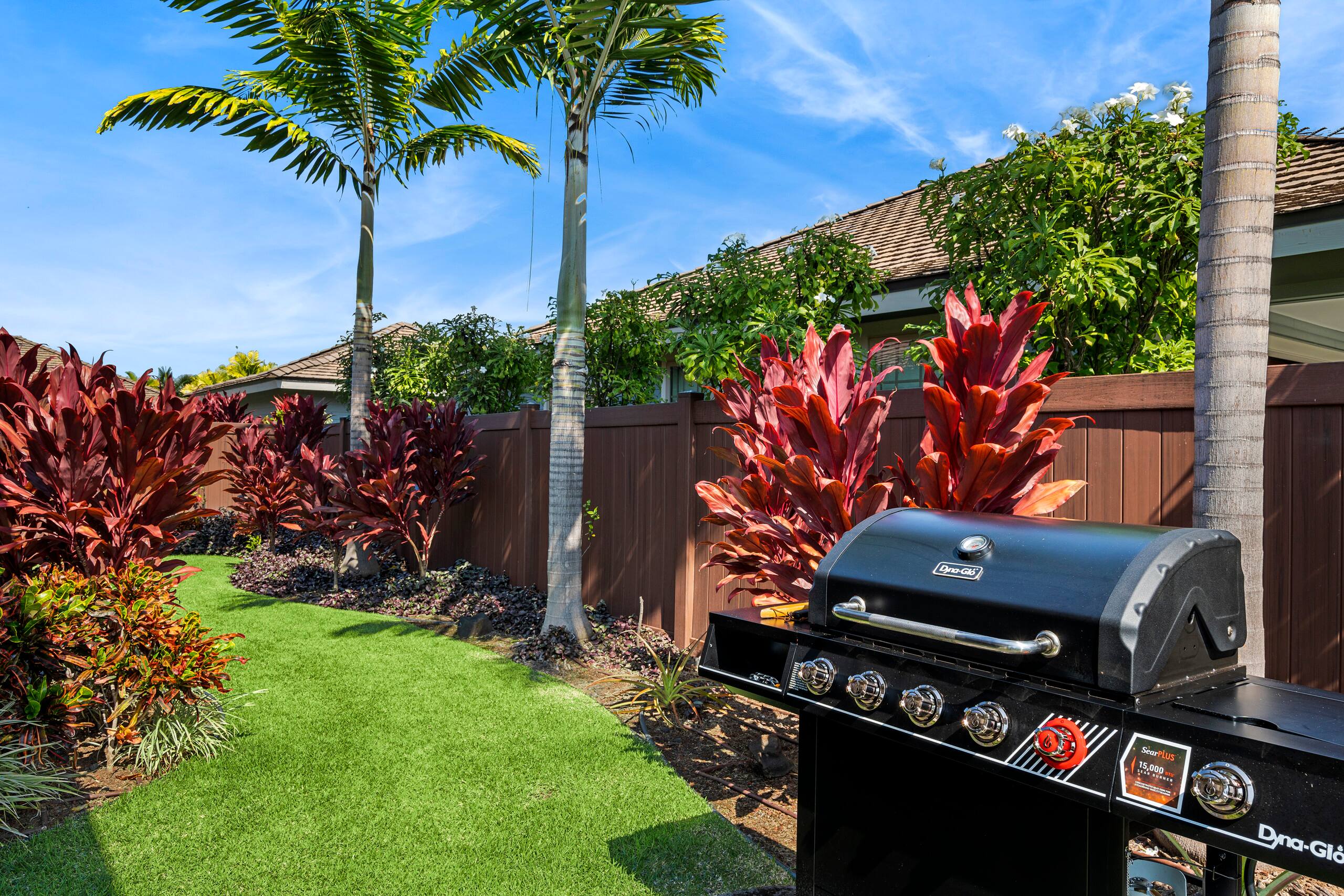 Home in Kailua-Kona · ★4.87 · 3 bedrooms · 3 beds · 2.5 baths - Image 32