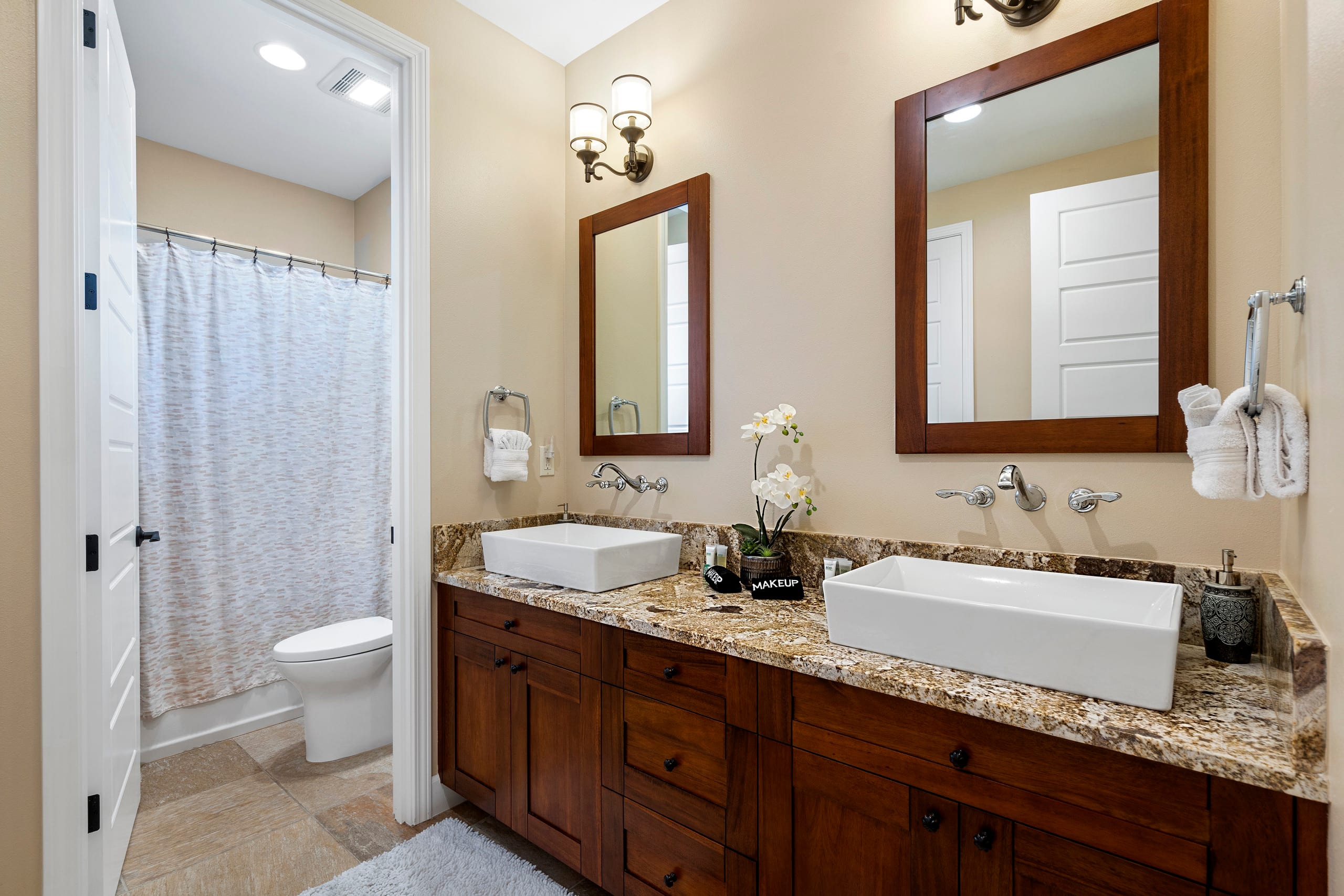 Home in Kailua-Kona · ★4.87 · 3 bedrooms · 3 beds · 2.5 baths - Image 11