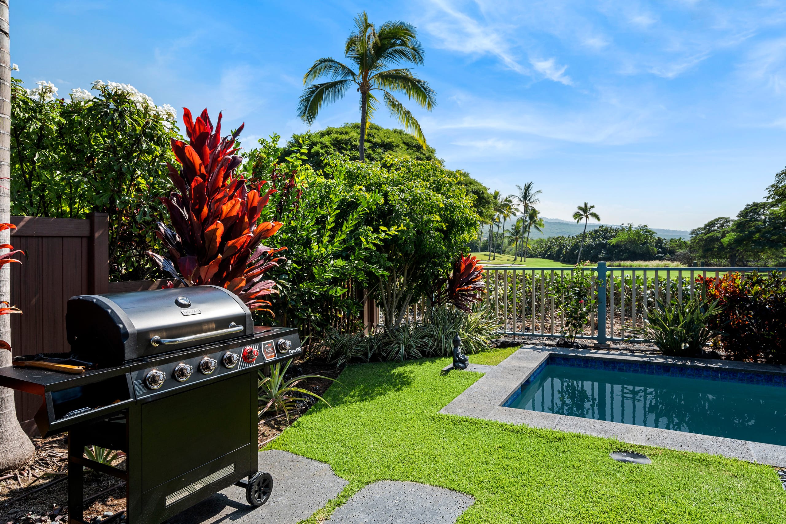 Home in Kailua-Kona · ★4.87 · 3 bedrooms · 3 beds · 2.5 baths - Image 18