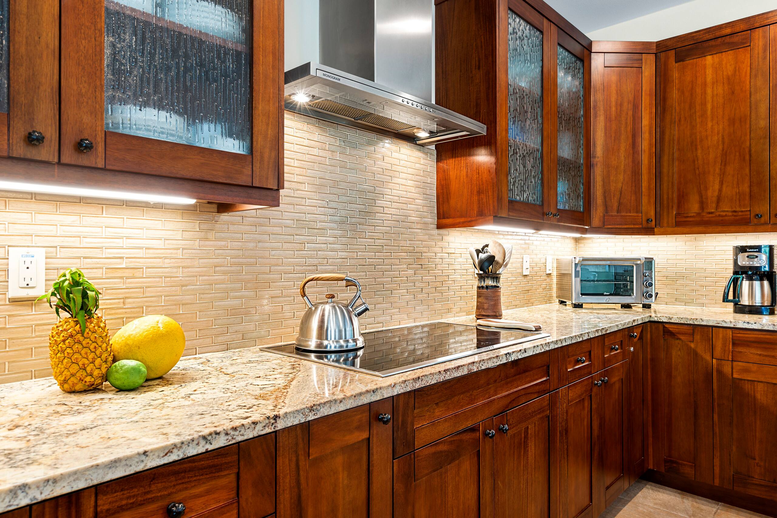 Home in Kailua-Kona · ★4.87 · 3 bedrooms · 3 beds · 2.5 baths - Image 26