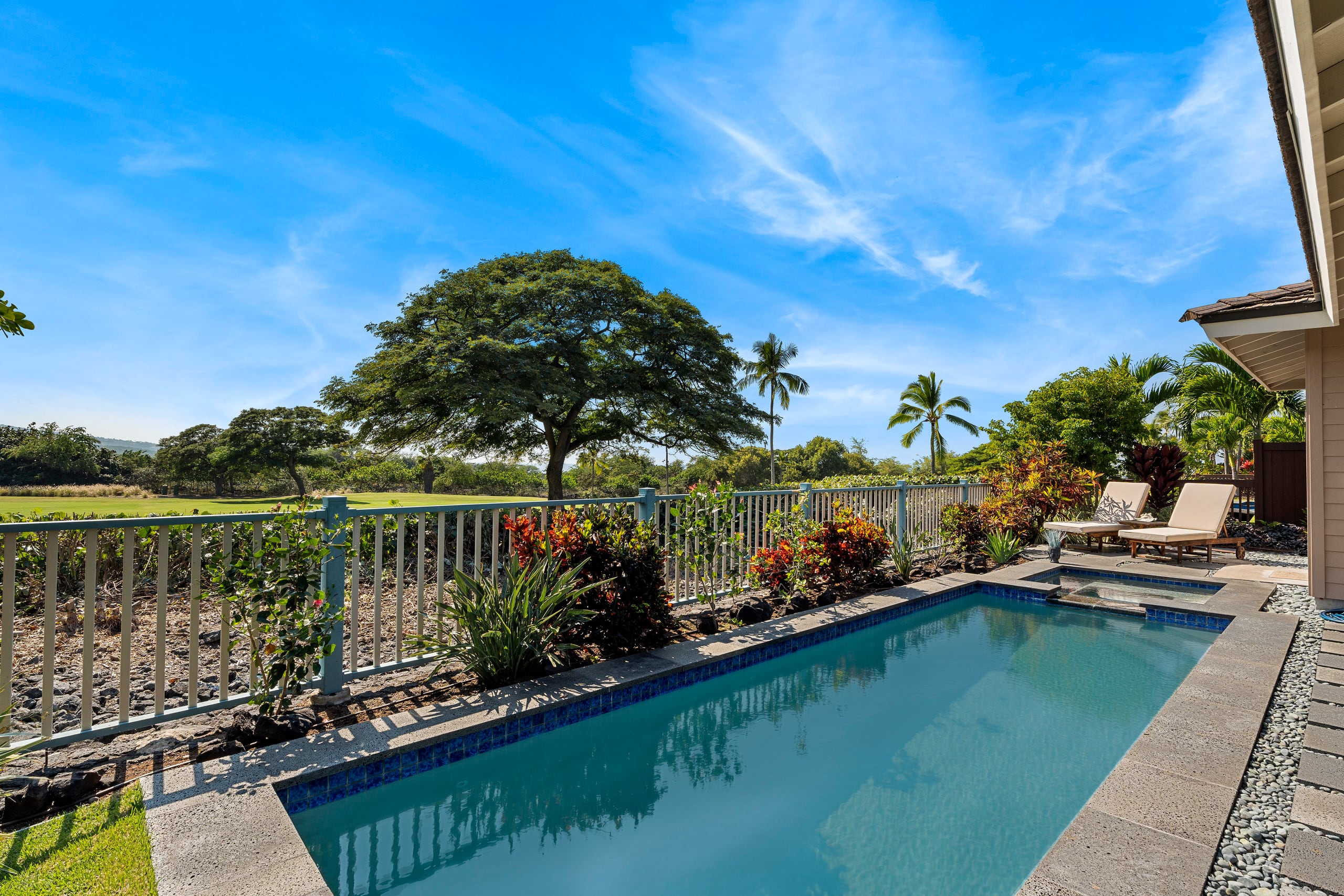 Home in Kailua-Kona · ★4.87 · 3 bedrooms · 3 beds · 2.5 baths - Image 37