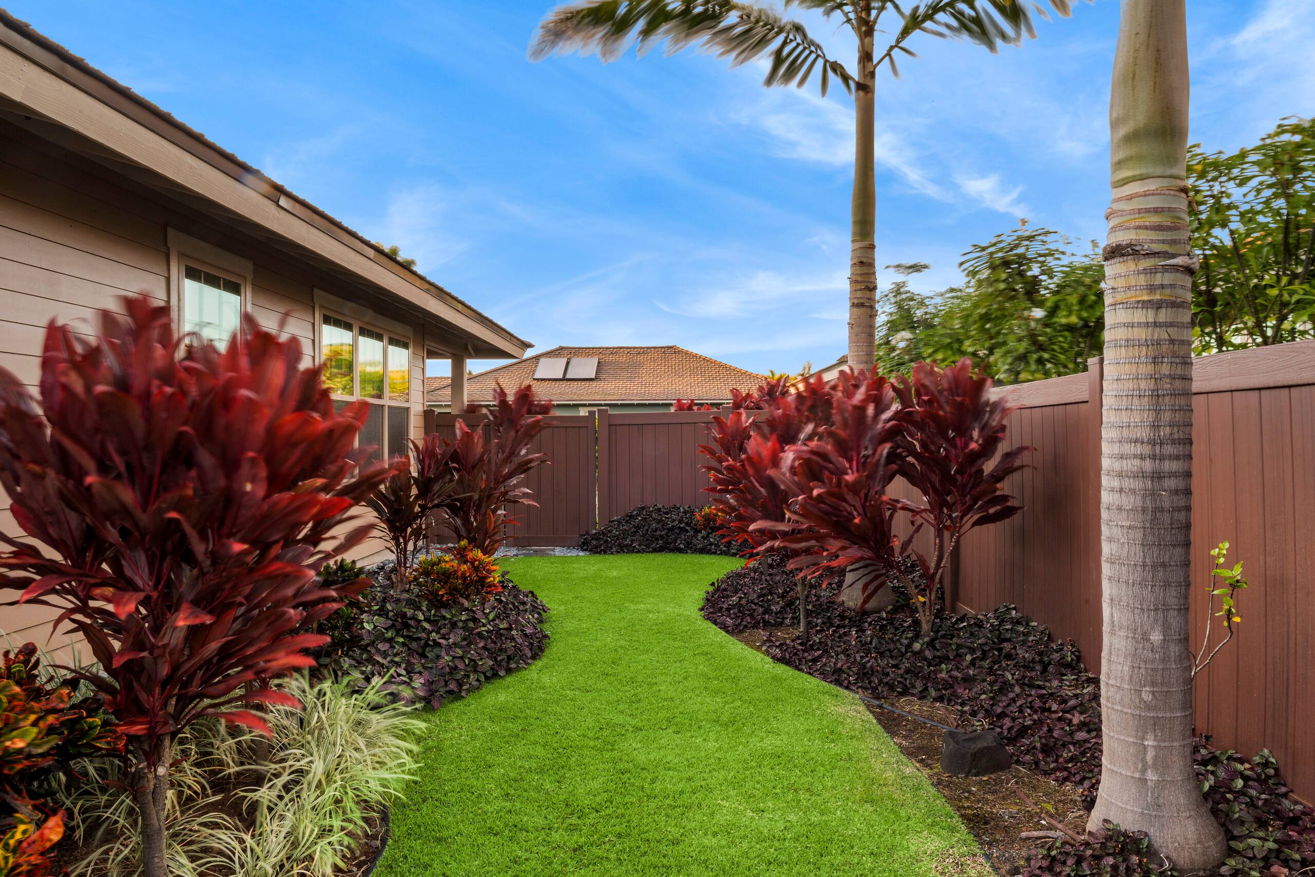 Home in Kailua-Kona · ★4.87 · 3 bedrooms · 3 beds · 2.5 baths - Image 49