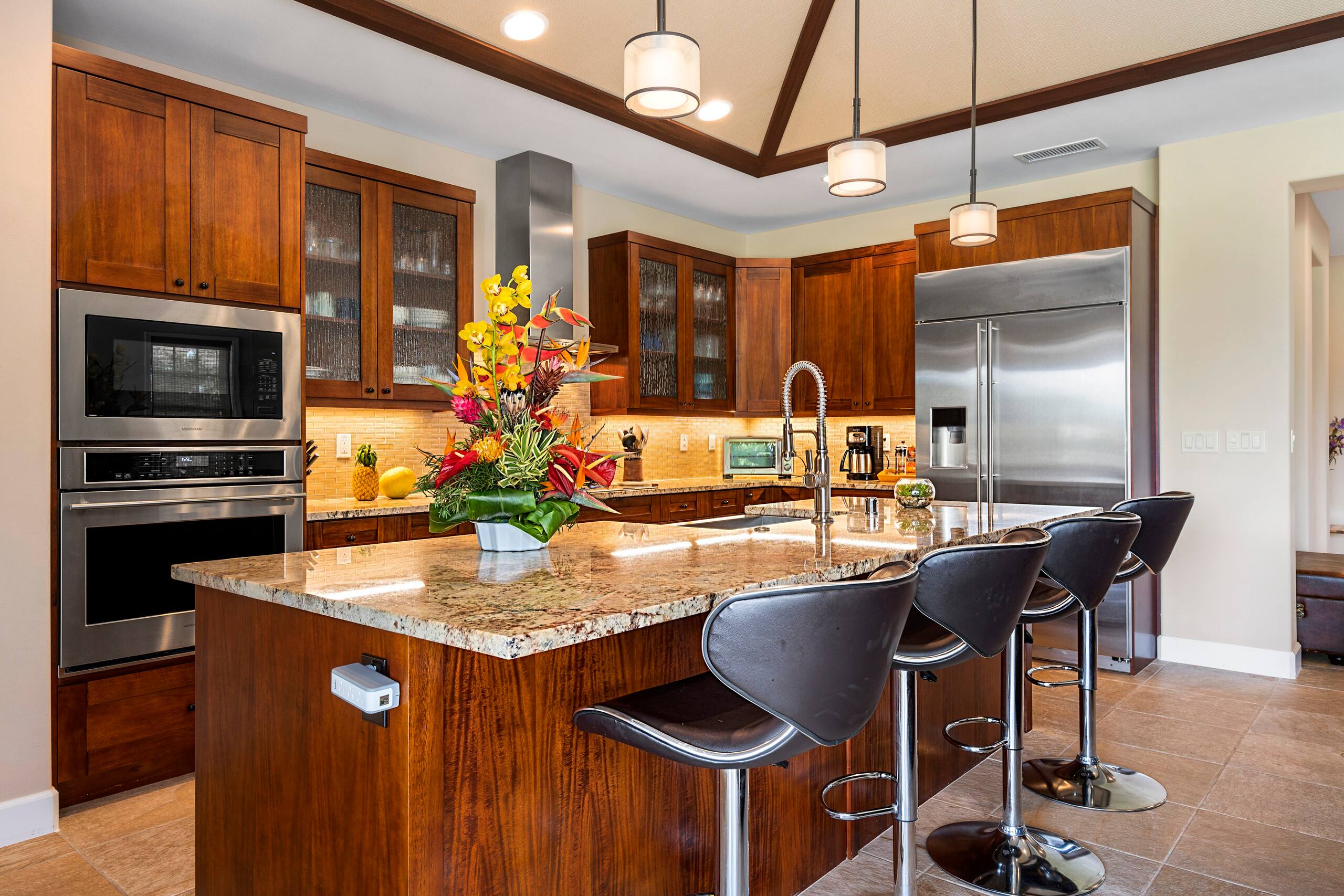 Home in Kailua-Kona · ★4.87 · 3 bedrooms · 3 beds · 2.5 baths - Image 24