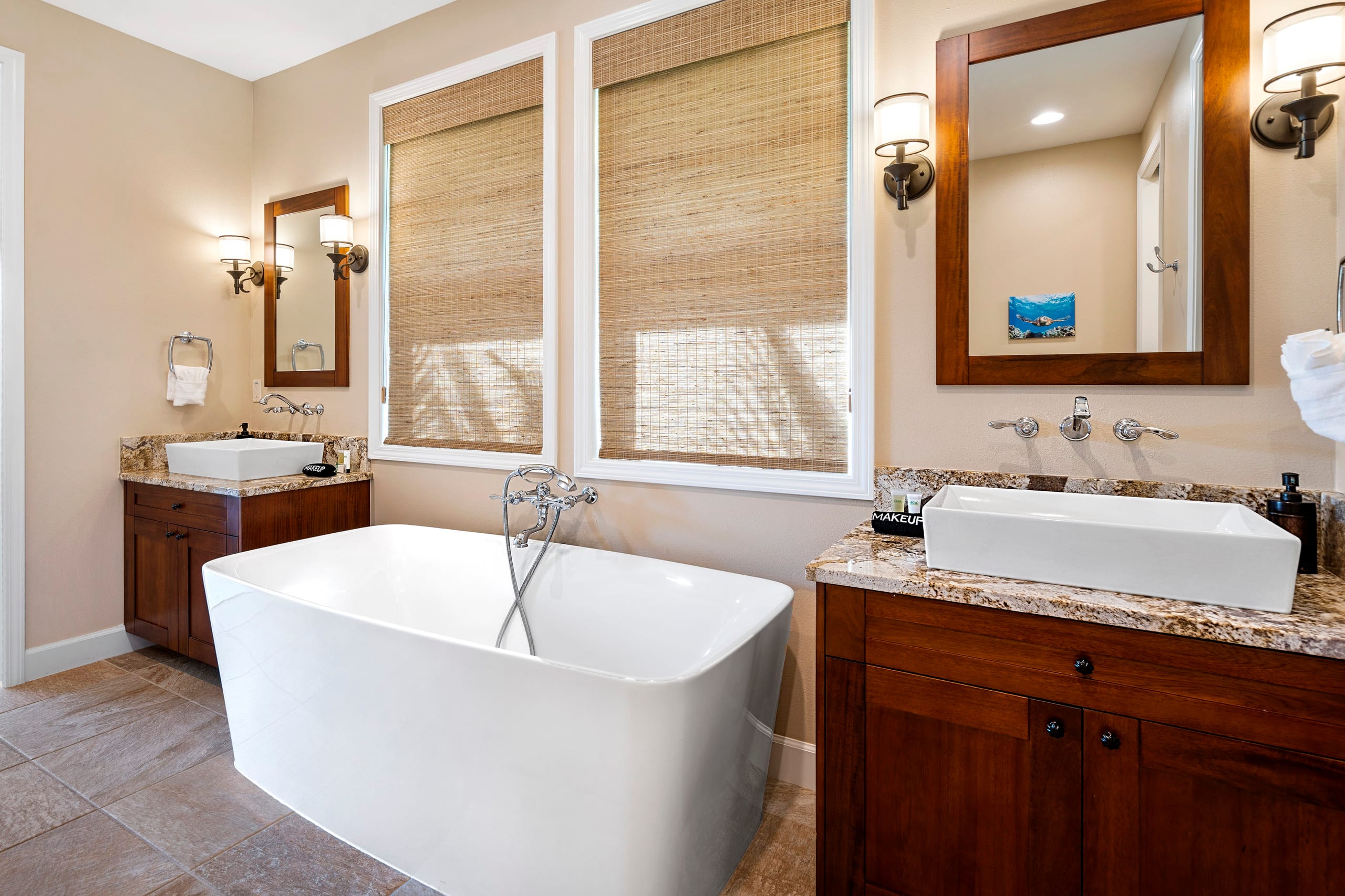 Home in Kailua-Kona · ★4.87 · 3 bedrooms · 3 beds · 2.5 baths - Image 9